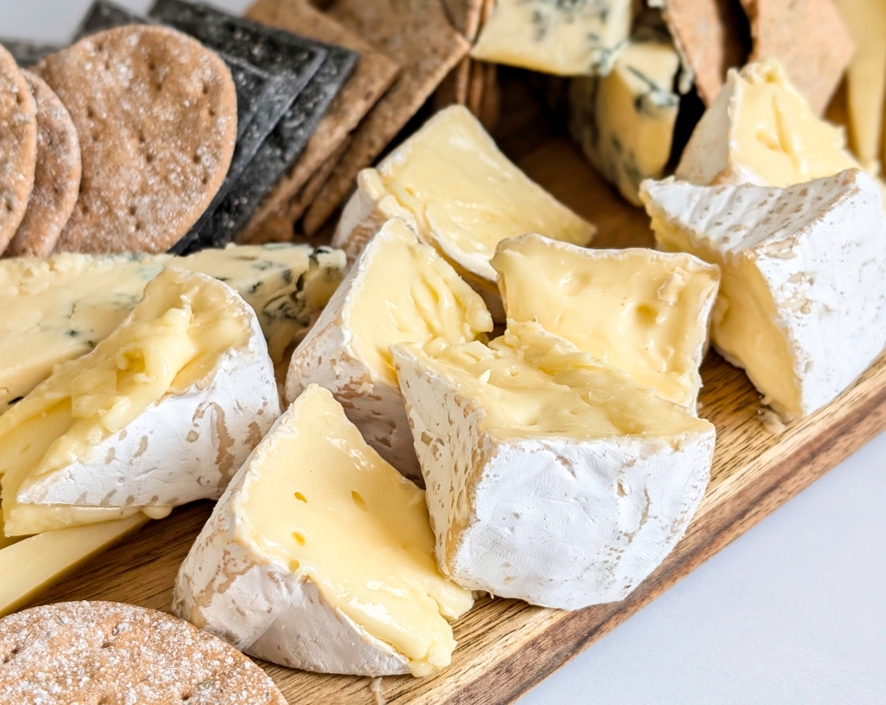 The Black Pig Red Wine & Artisan Cheese Gift Hamper | IMP & MAKER