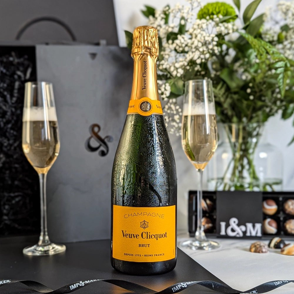 Veuve Clicquot Champagne & Signature Chocolate Wooden Box Gift - IMP & MAKERIMP & MAKERBOX203IMP & MAKERVeuve Clicquot Champagne & Signature Chocolate Wooden Box Gift