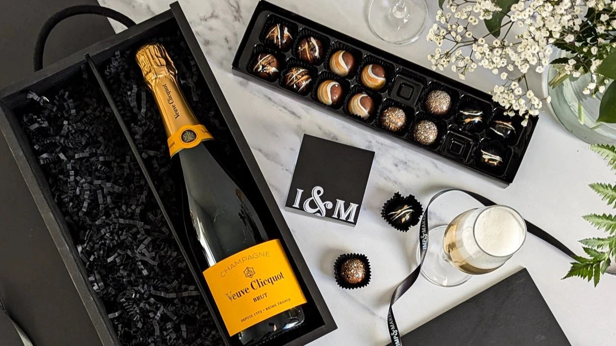 Veuve Clicquot Champagne & Signature Chocolate Wooden Box Gift - IMP & MAKERIMP & MAKERBOX203IMP & MAKERVeuve Clicquot Champagne & Signature Chocolate Wooden Box Gift