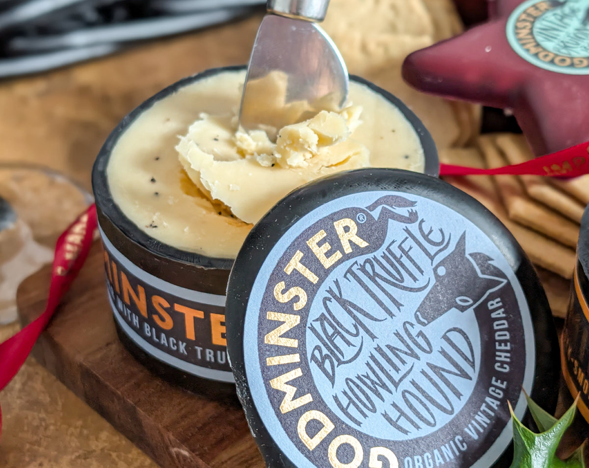 Godminster Howling Hound Black Truffle Cheddar 200g